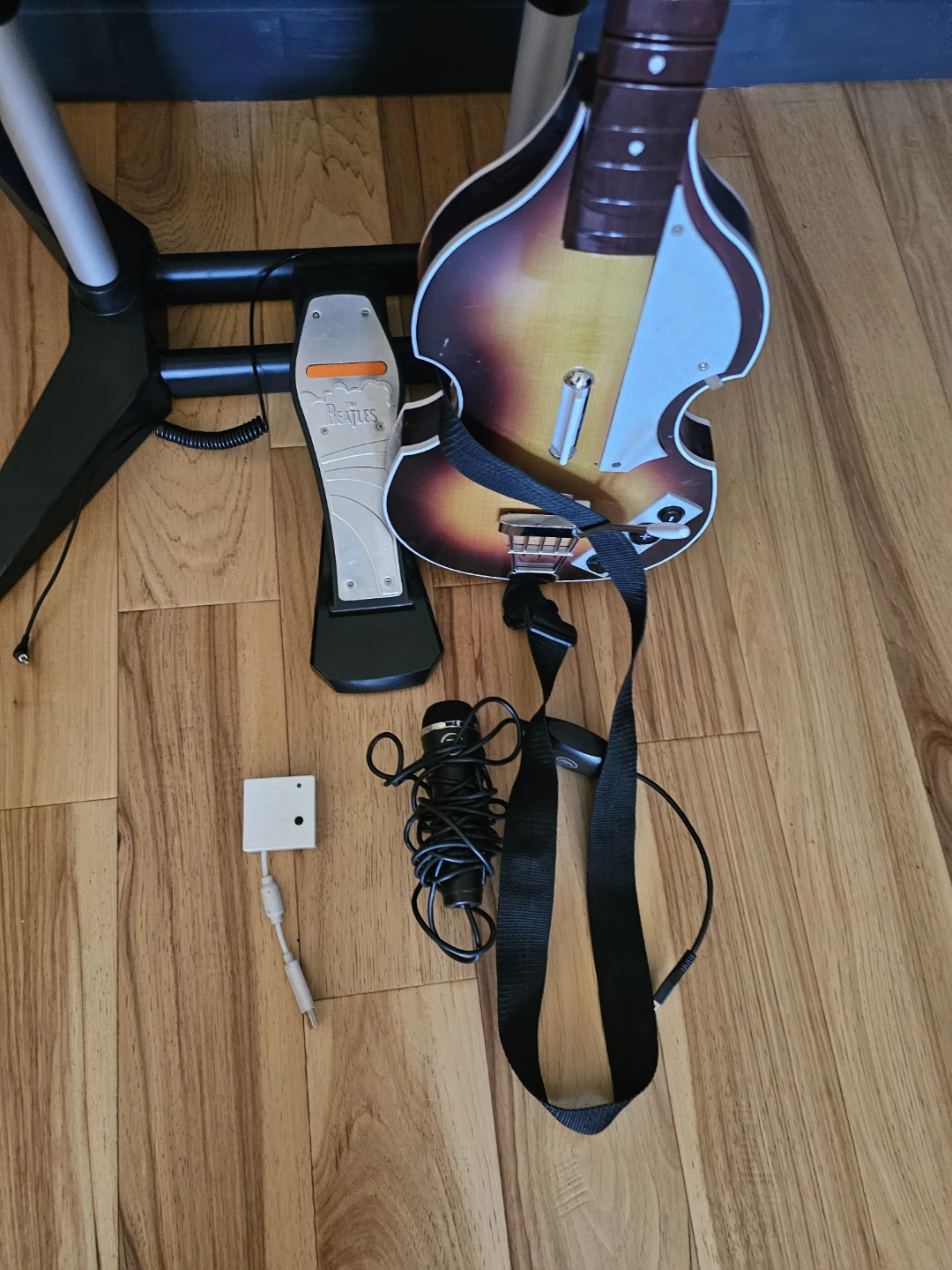 Nintendo Wii Rockband Beatles - photo 2