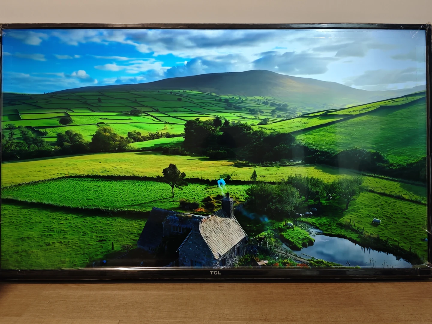Like New TCL 43-inch 4K UHD Smart Google TV 43S446-CA - photo 2