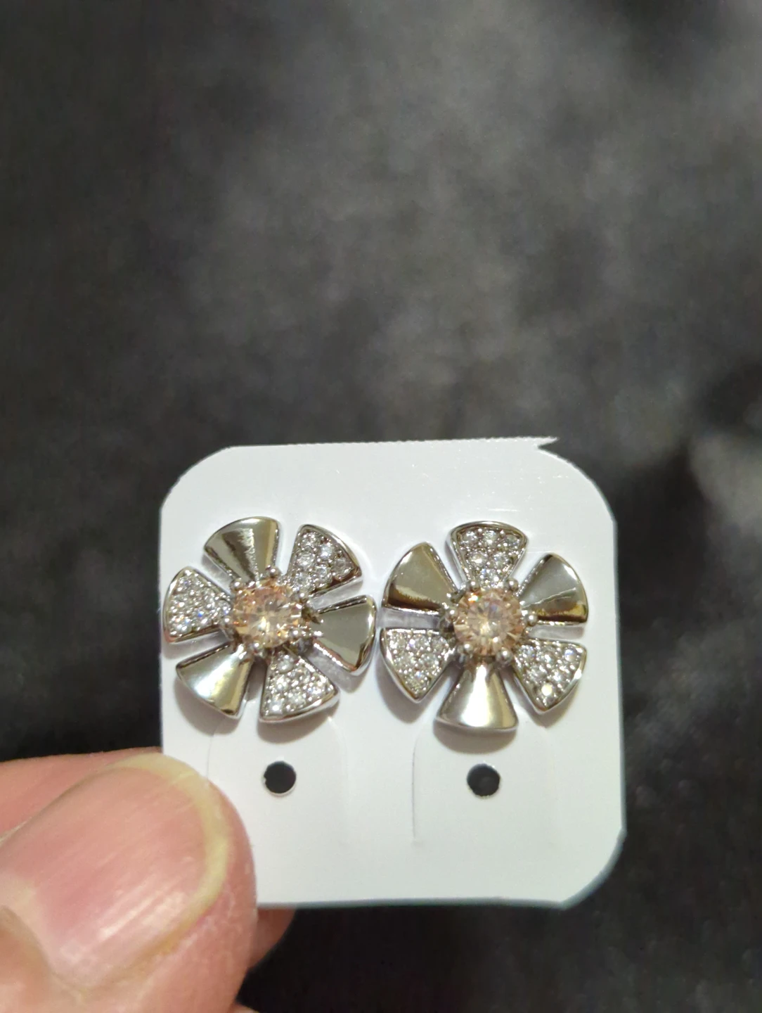 Flower Shape Stud Earrings - photo 2