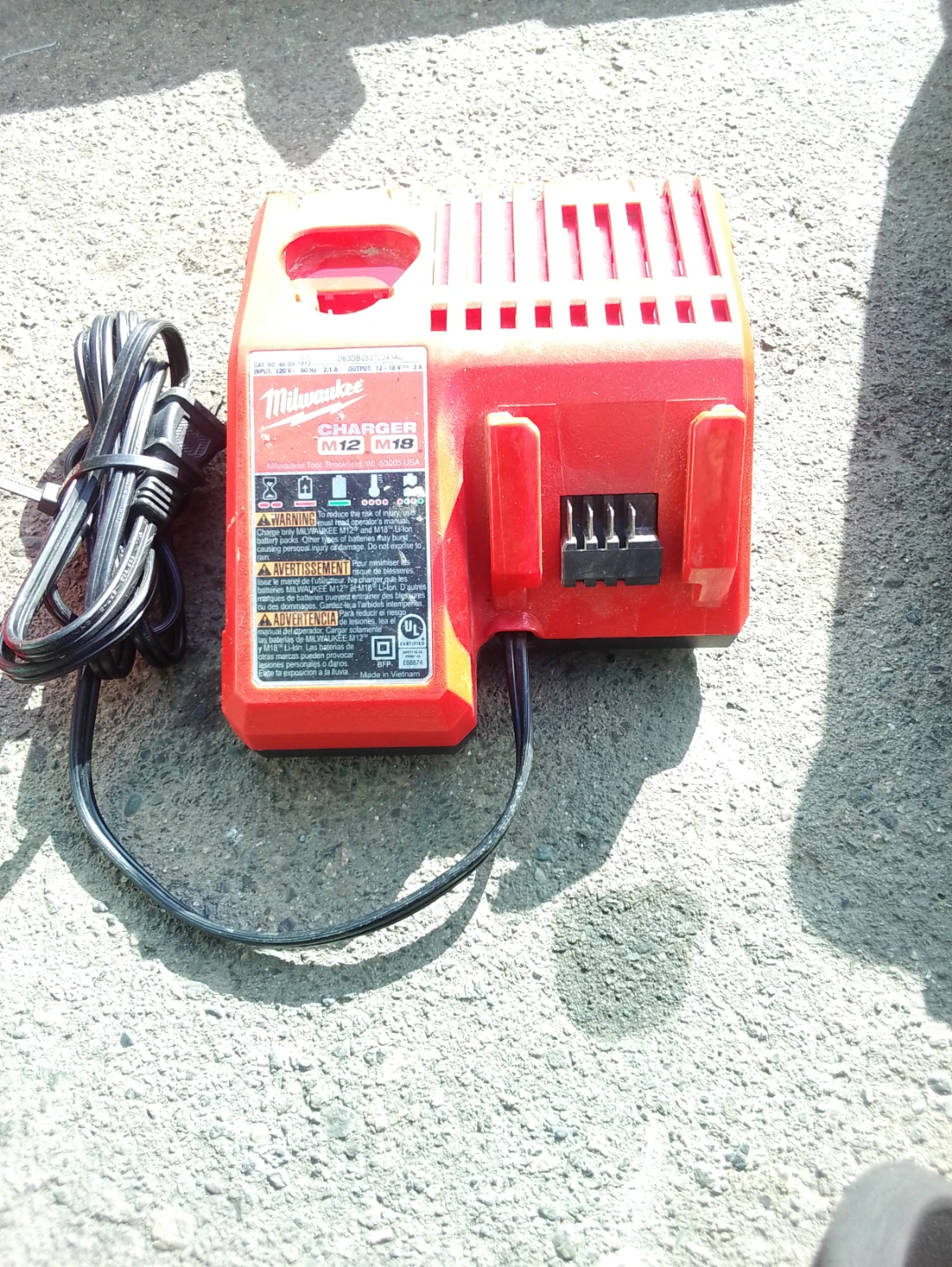 Milwaukee M12 and M18 Battery Charger