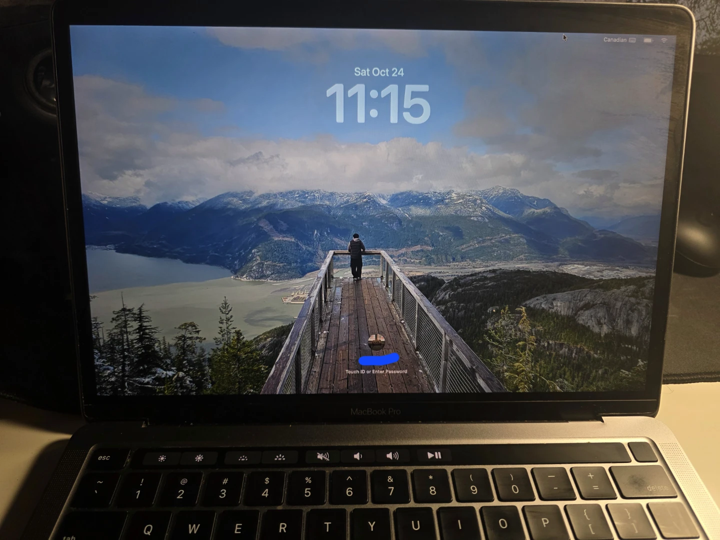 M2 Pro MacBook 13-Inch Touch Bar Mint Condition - photo 3