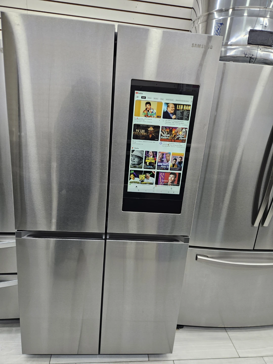 Samsung Family Hub 4-Door Refrigerator