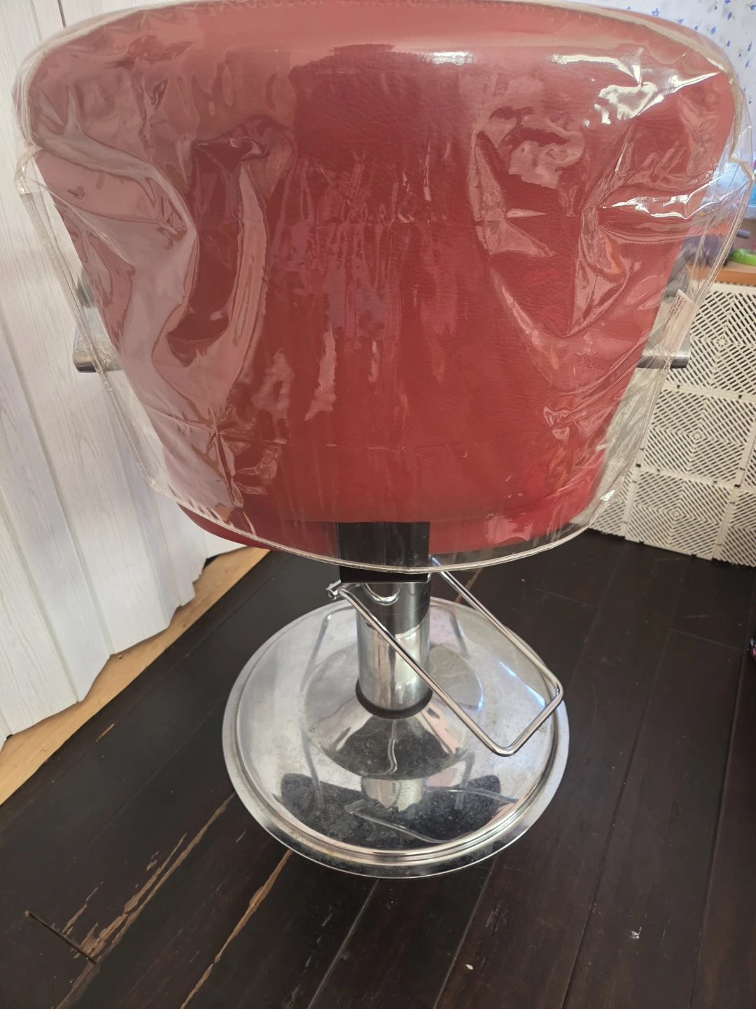 Red Salon Styling Chair - photo 2