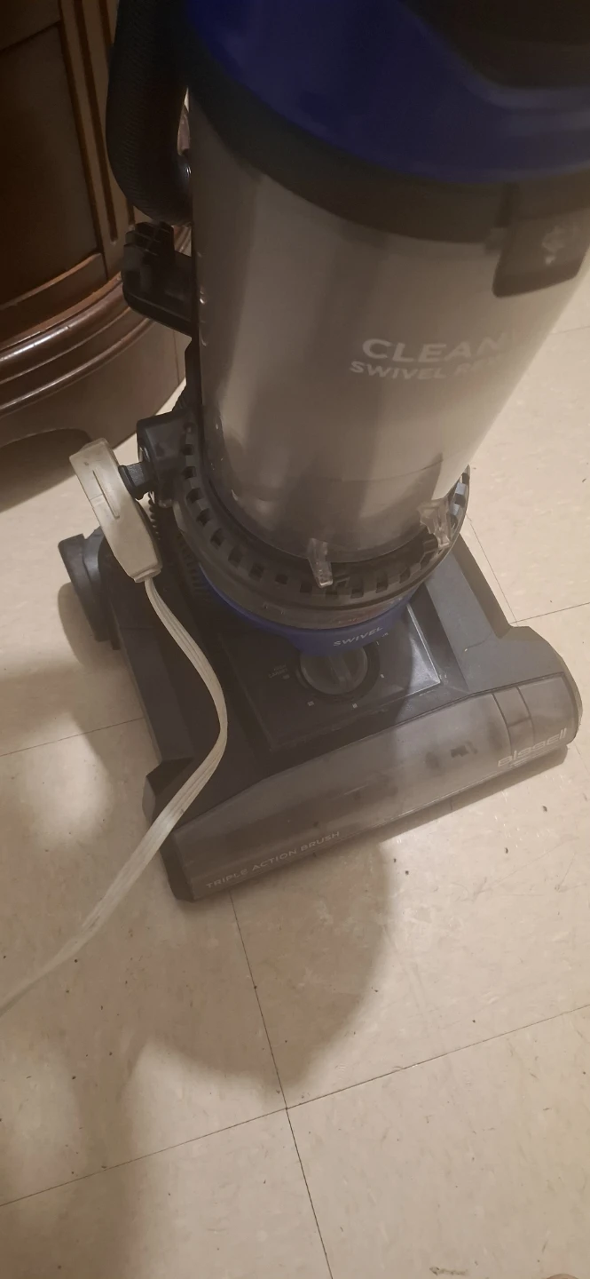 Bissell Cleanview Swivel Rewind Vacuum - photo 4