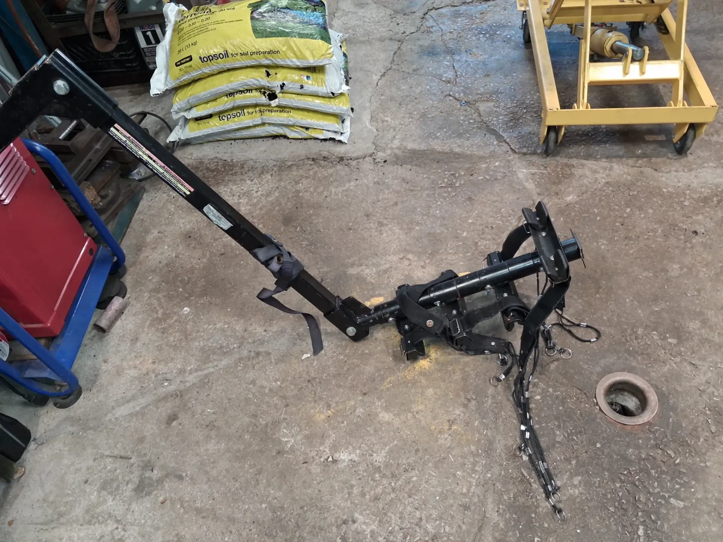 Hitch-mounted bicycle rack - photo 2
