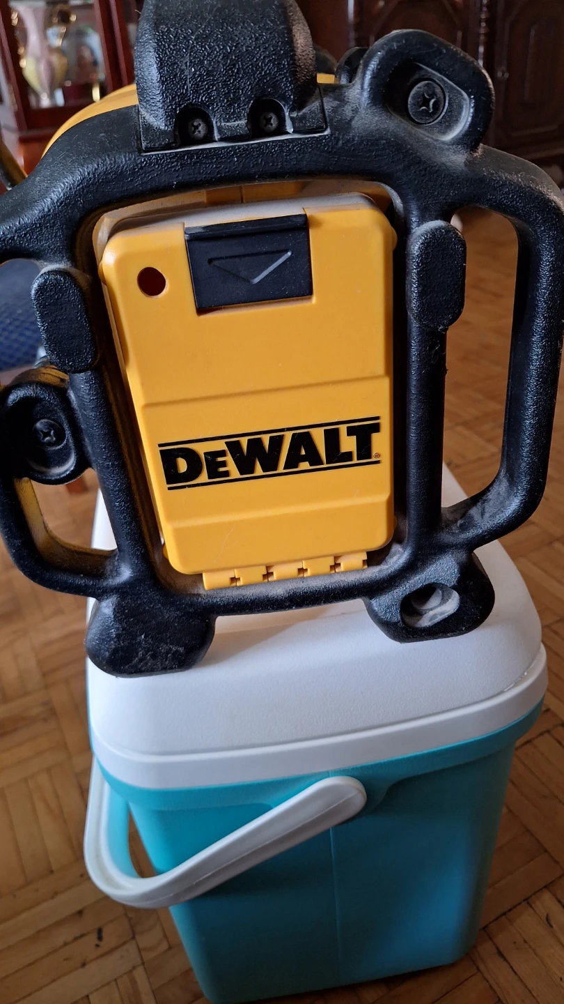 DEWALT Jobsite Radio best offer asap - photo 5