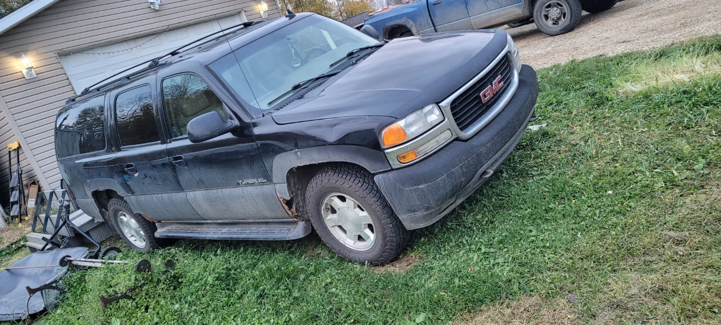 GMC Yukon XL - photo 2