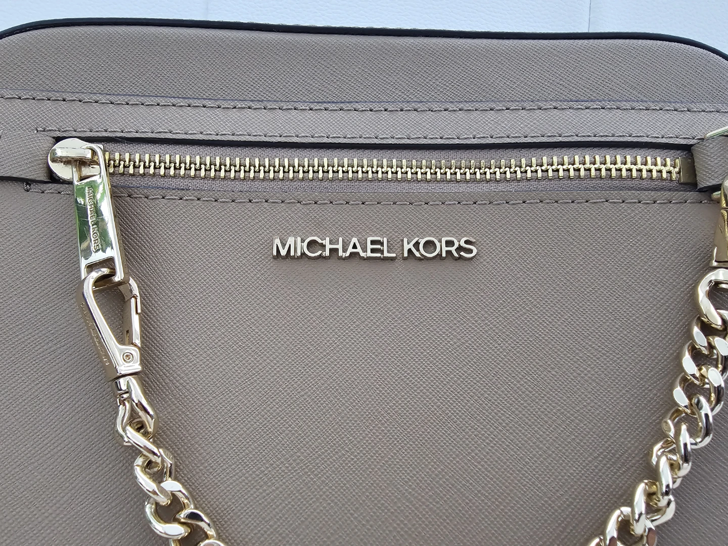 Authentic Michael Kors Crossbody Bag - photo 2