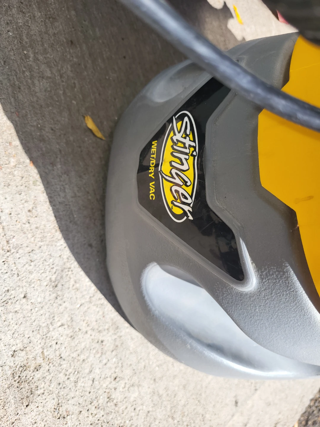 Small Stinger Wet/Dry Shop Vacuum - photo 2