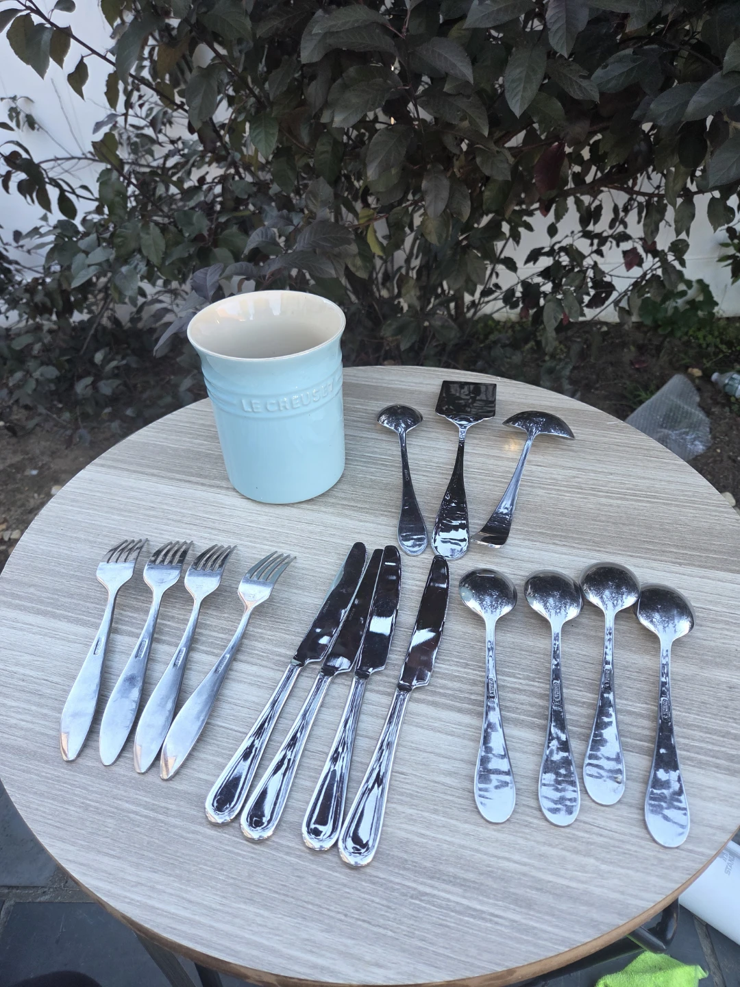 Oneida Stainless Steel Flatware Set