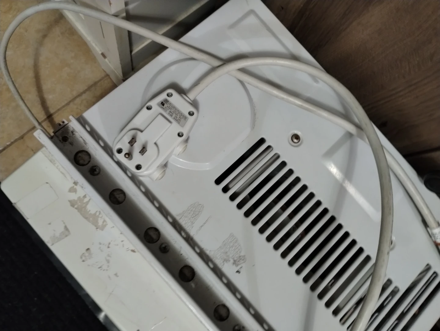 GE Window Air Conditioner - photo 3