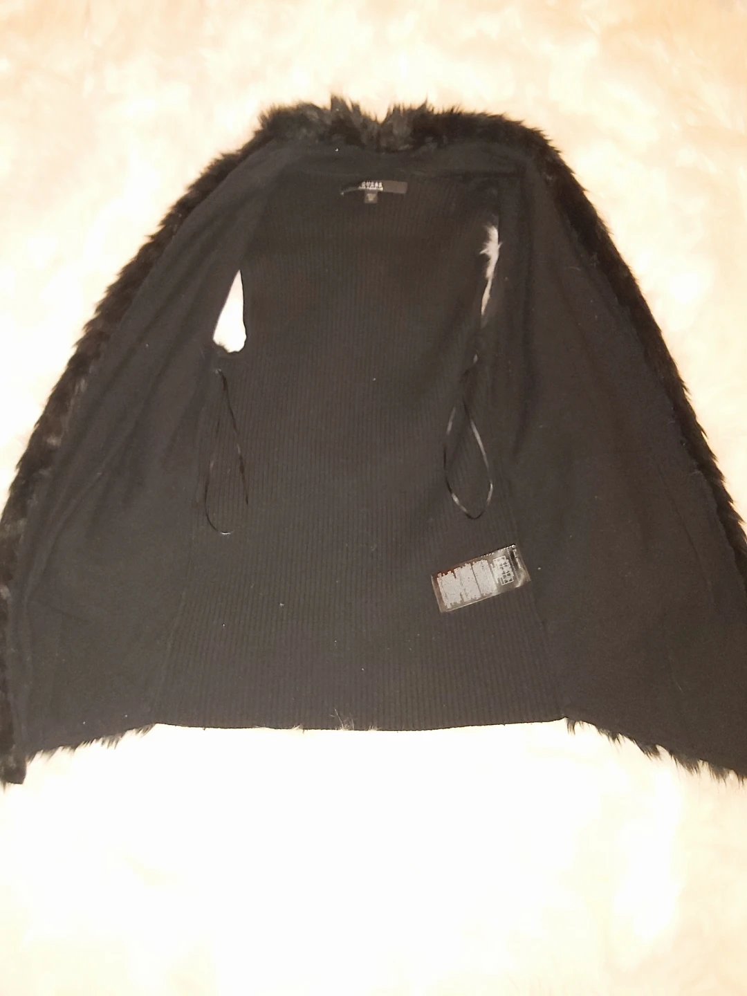 XXS to SMALL GUESS Black Faux Fur Vest - photo 3