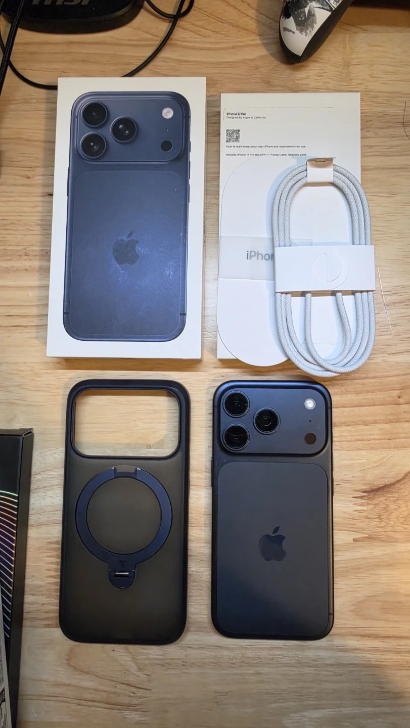 256GB Blue iPhone 17 Pro - Bundled Set - photo 2