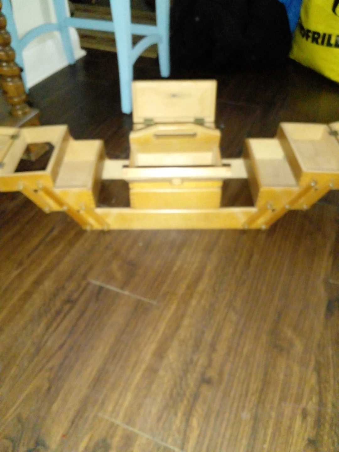 Wooden Cantilever Sewing Box - photo 2