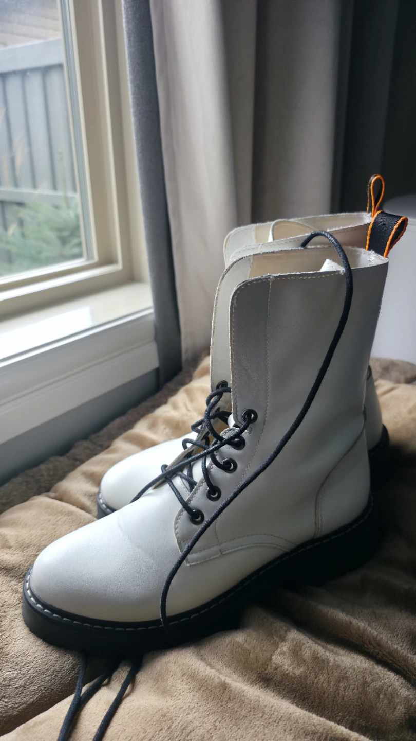 Jenny Fairy white lace-up boots size 38