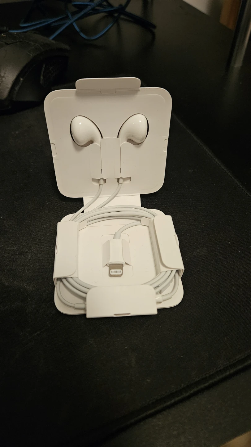 Apple EarPods with Lightning Connector - photo 2