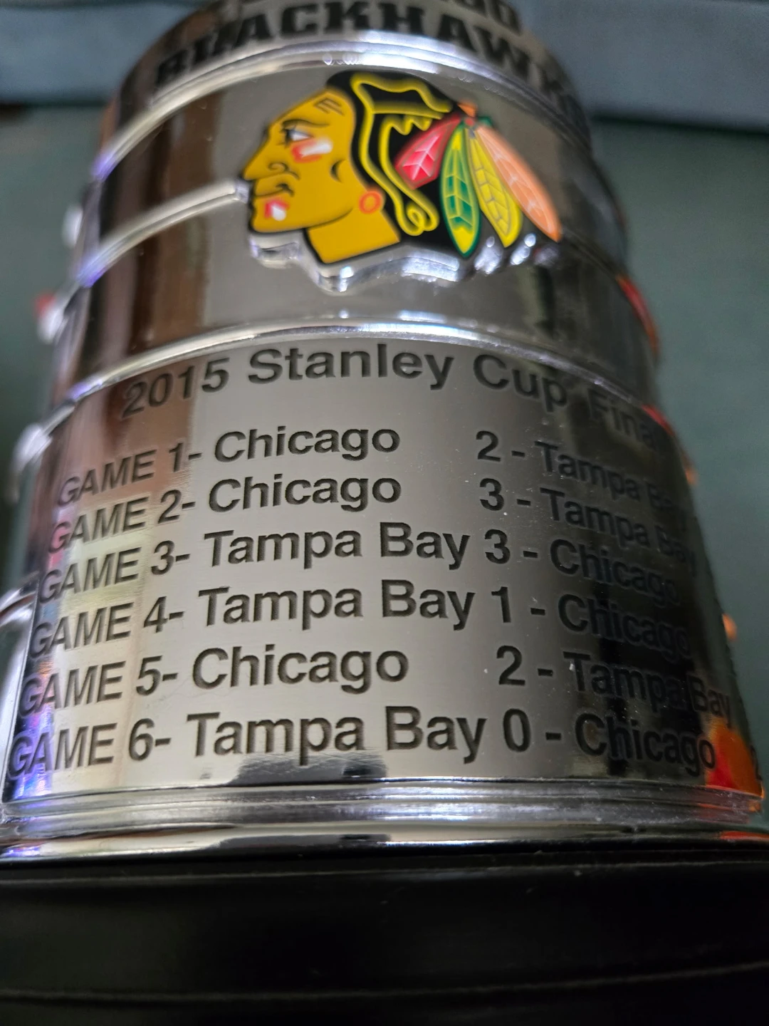 2015 Chicago Blackhawks Stanley Cup Commemorative Trophy - photo 2