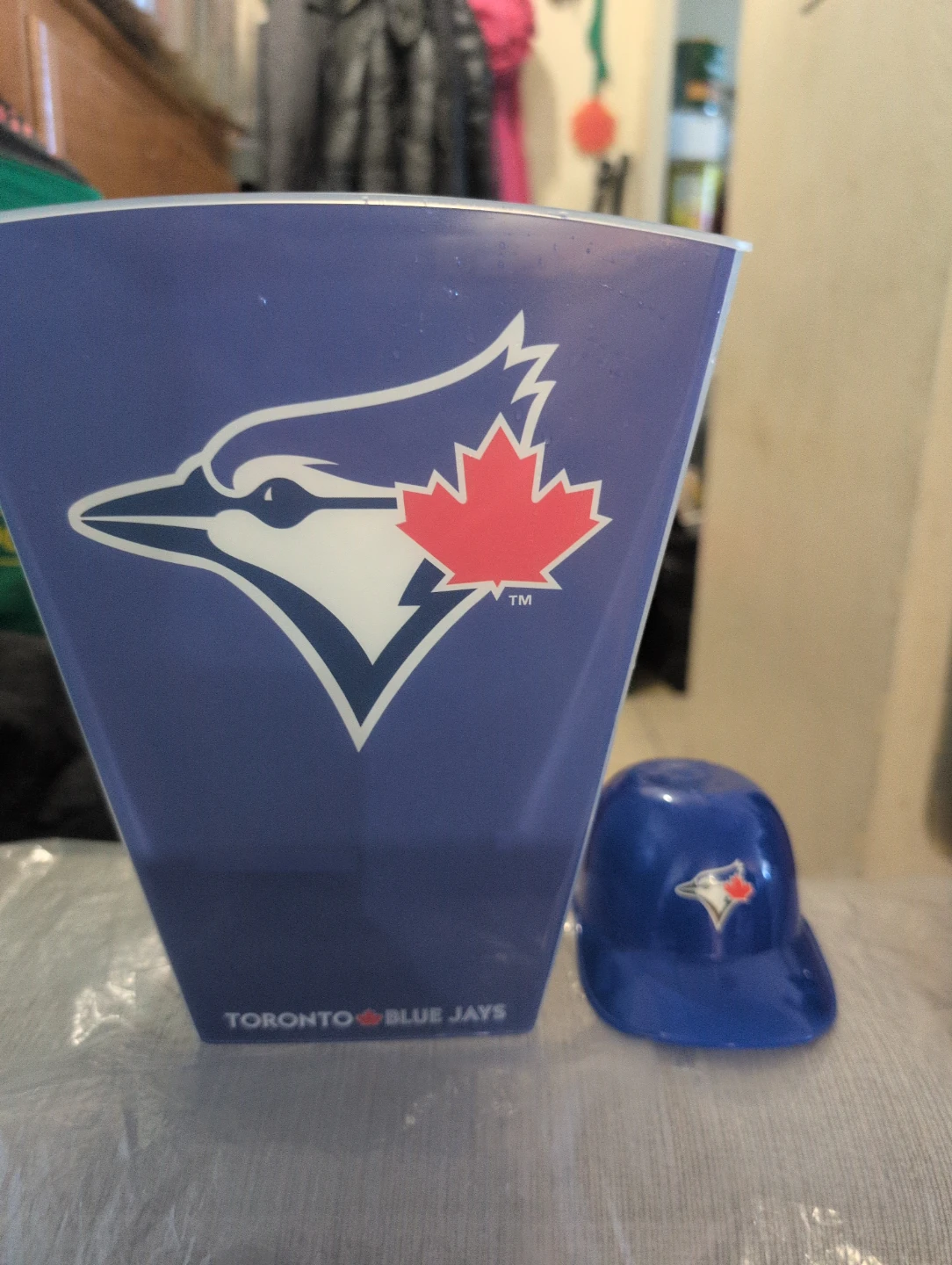 Toronto Blue Jays Plastic Popcorn Bucket and Helmet