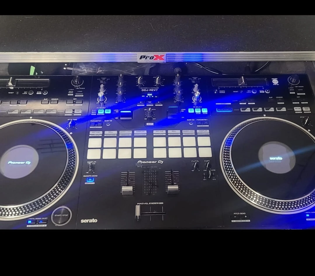 Pioneer Rev7  Dj controller with hardcase rev 7 rev-7