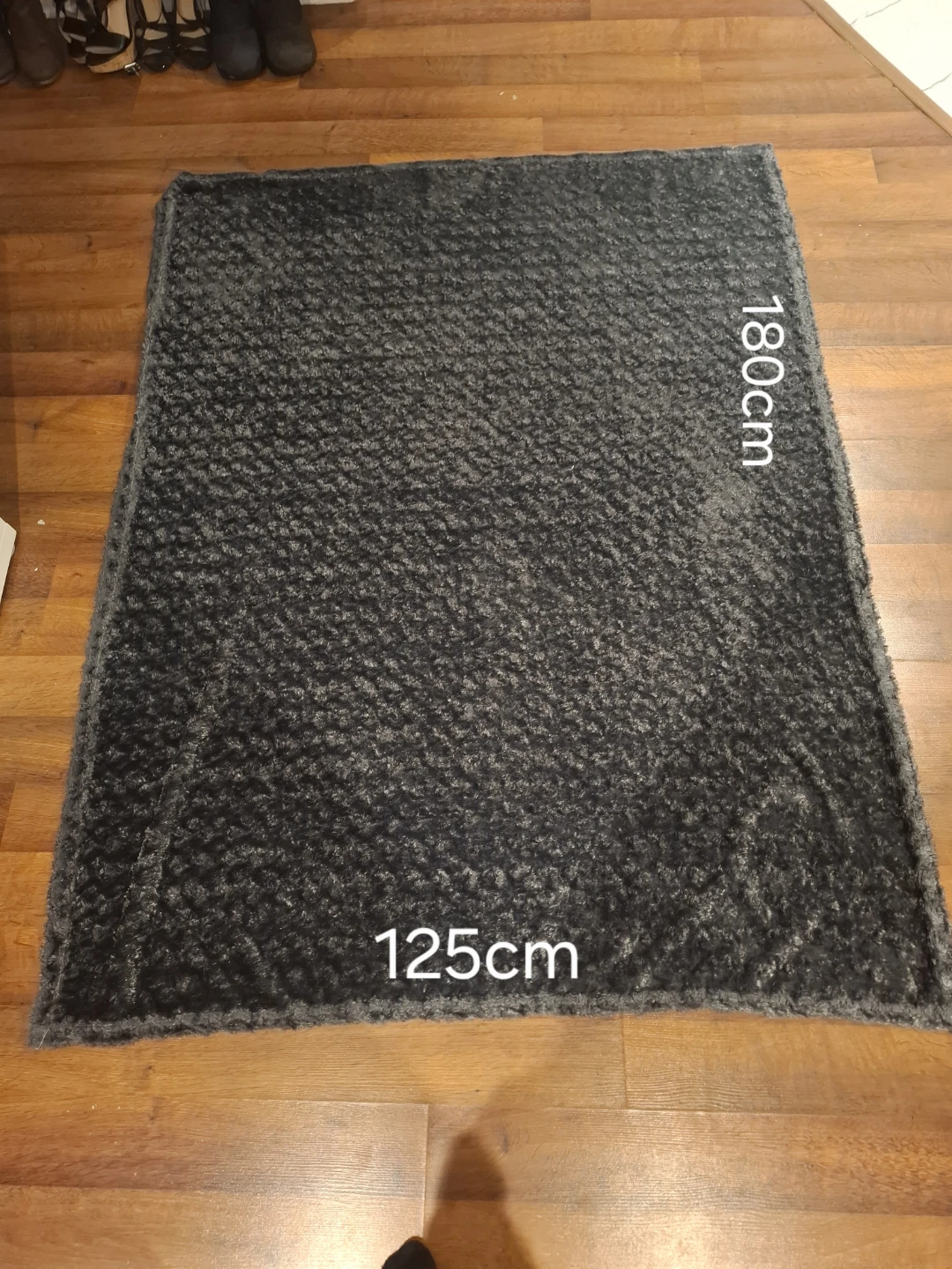 Set of Three Assorted Throws - photo 2
