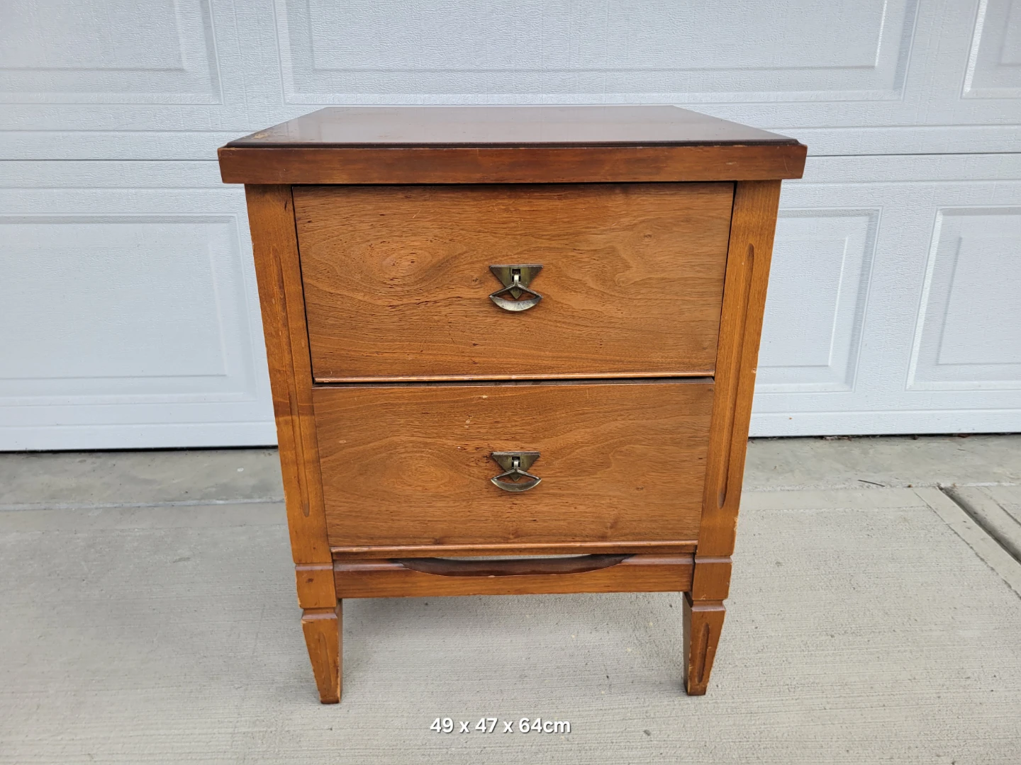 Vintage Mid-Century Nightstand. Walnut / Brass Hourglass Pulls - photo 4