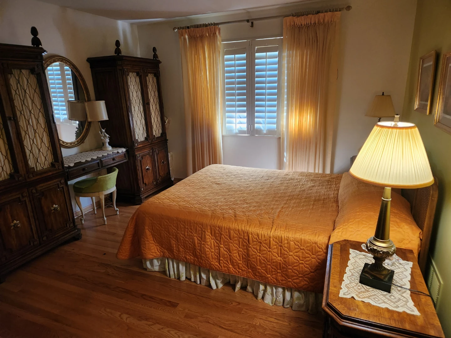 Vintage French Provincial Bedroom Set - photo 2