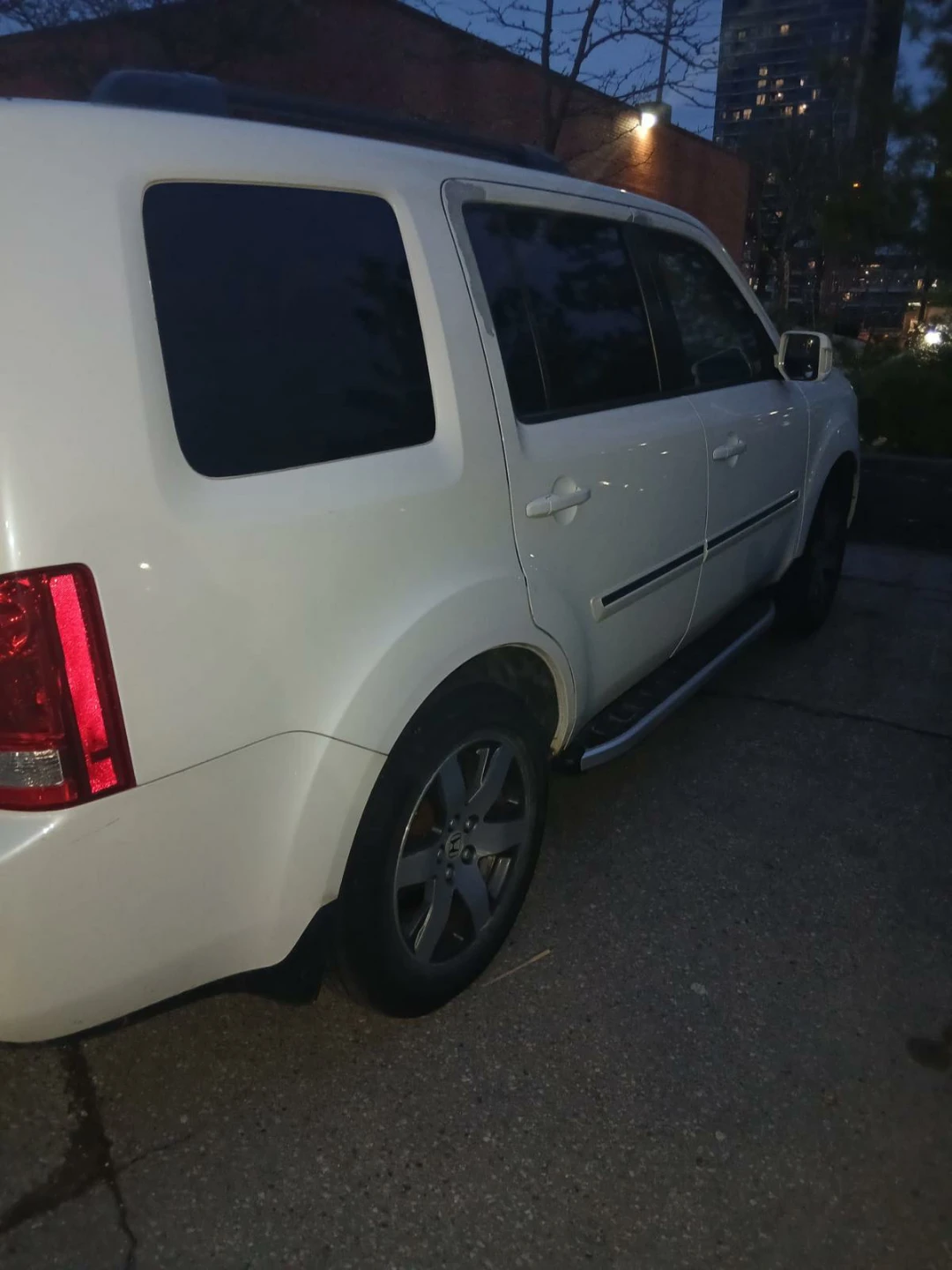 Car - photo 2