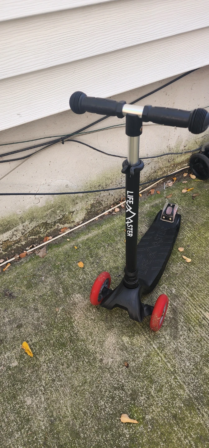 Life Master Three-Wheeled Scooter