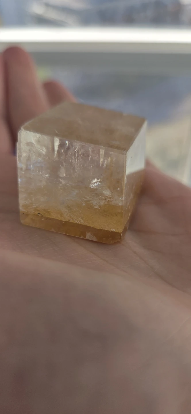 Natural icelandic spar Cube
