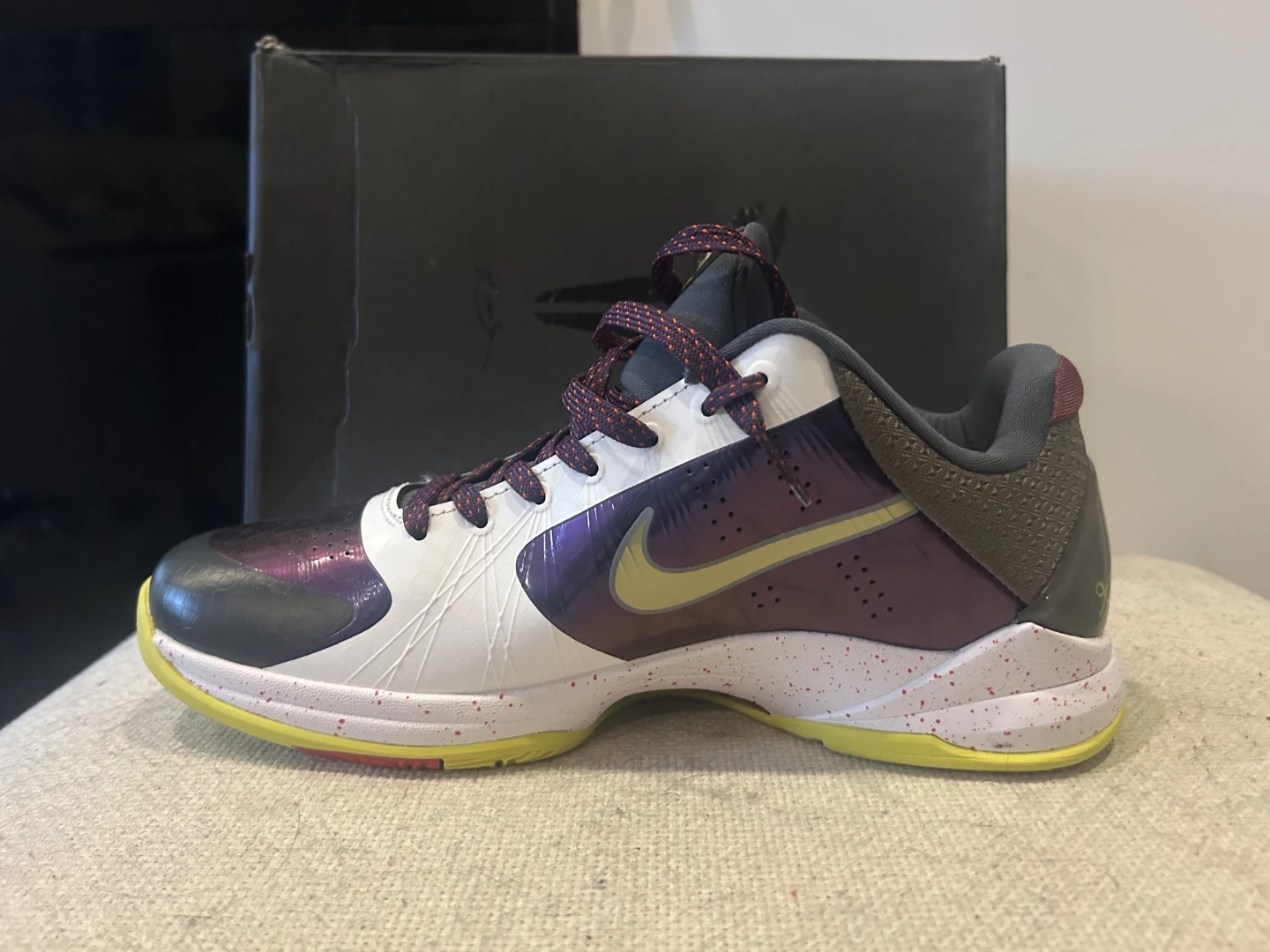 Nike Kobe 5 Protro Chaos - photo 4
