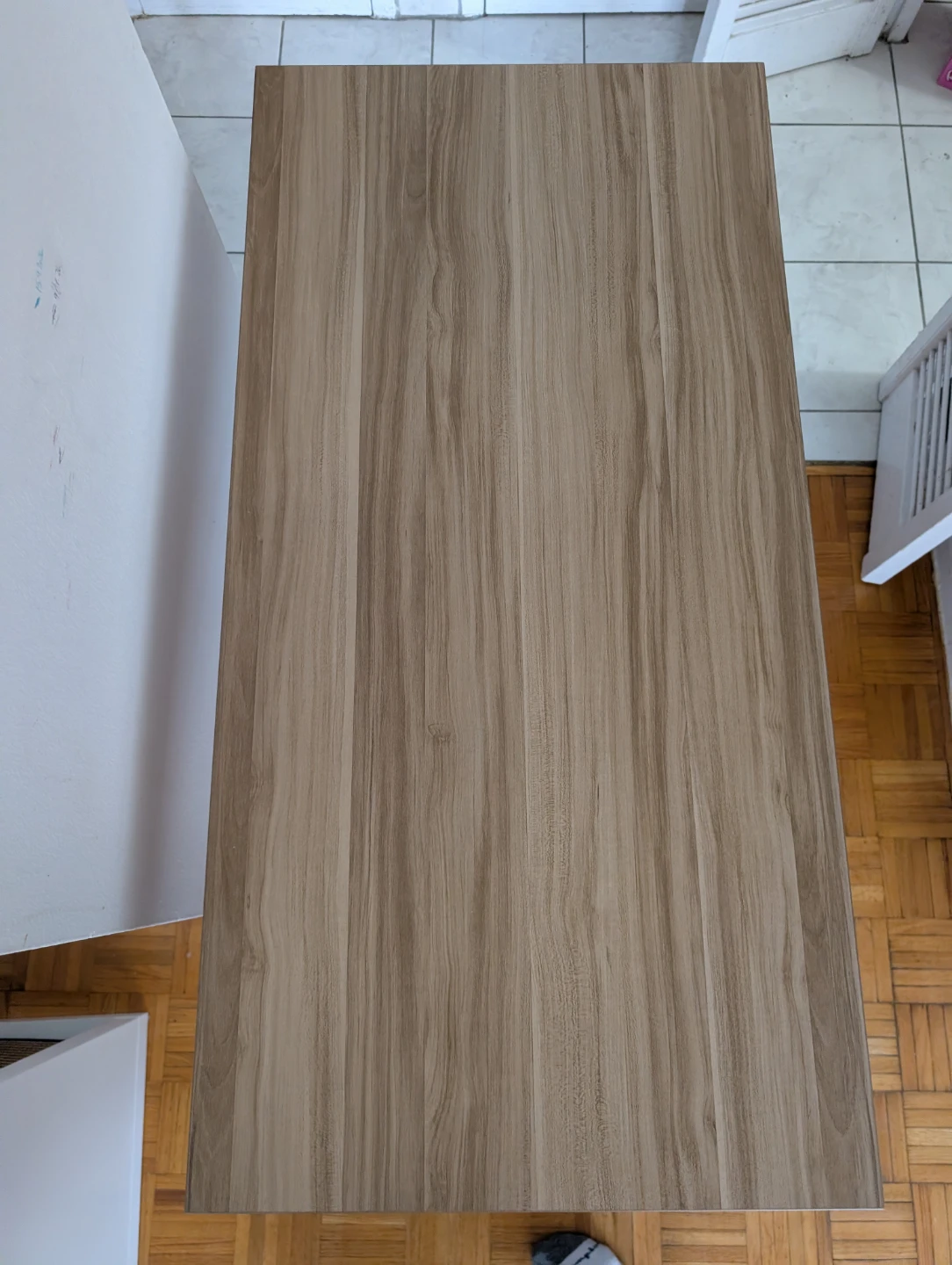 Desk - photo 2