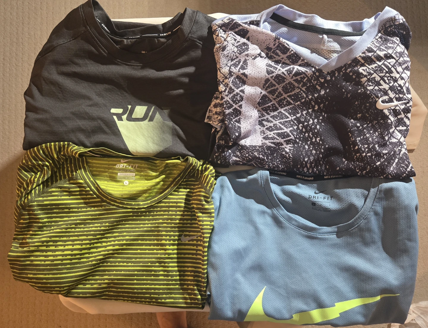 LARGE Under Armour & NIKE Men's TEES. EUC.