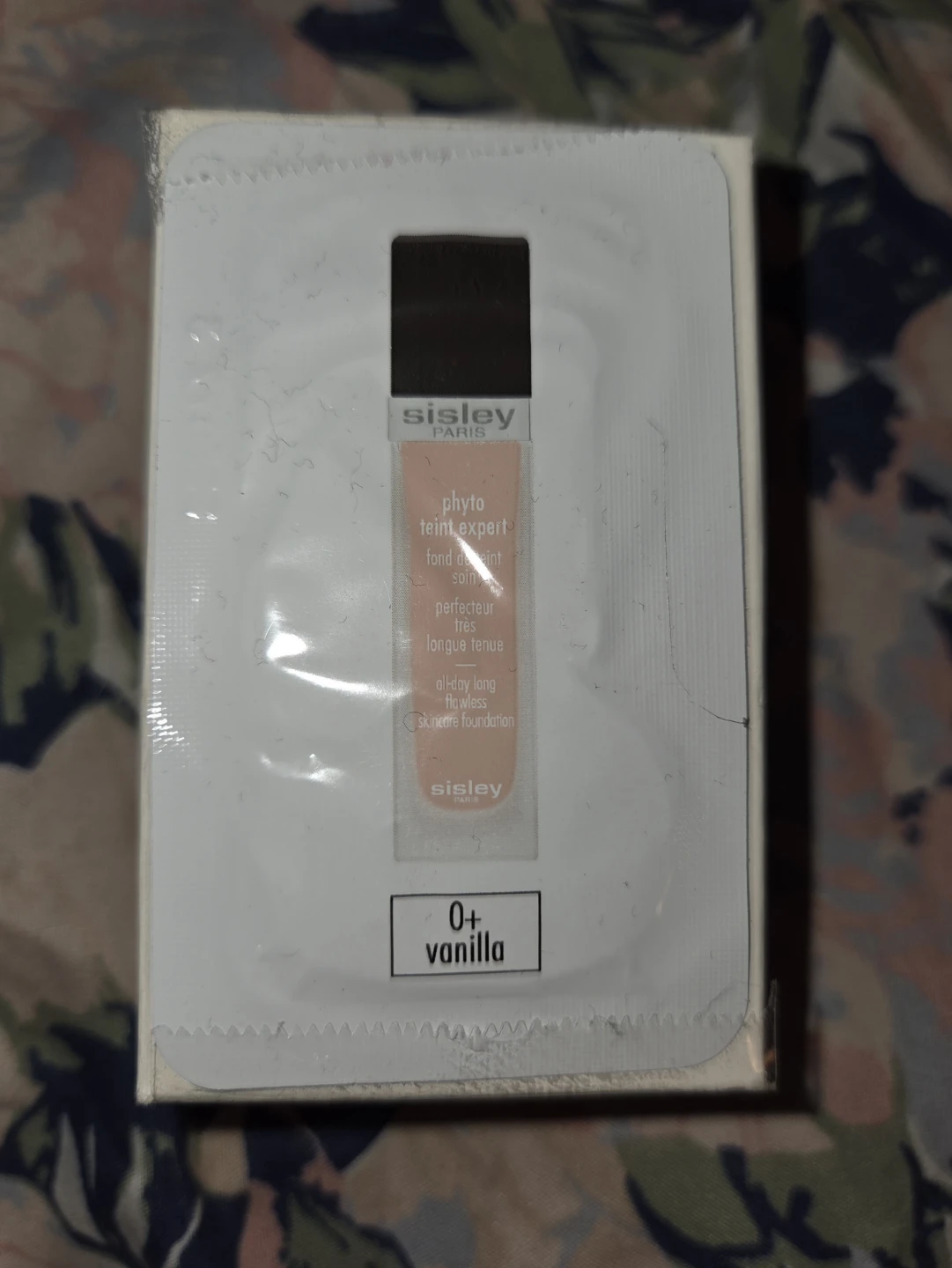 Sisley Paris Phyto Teint Foundation in 0+: Vanilla Shade - photo 2