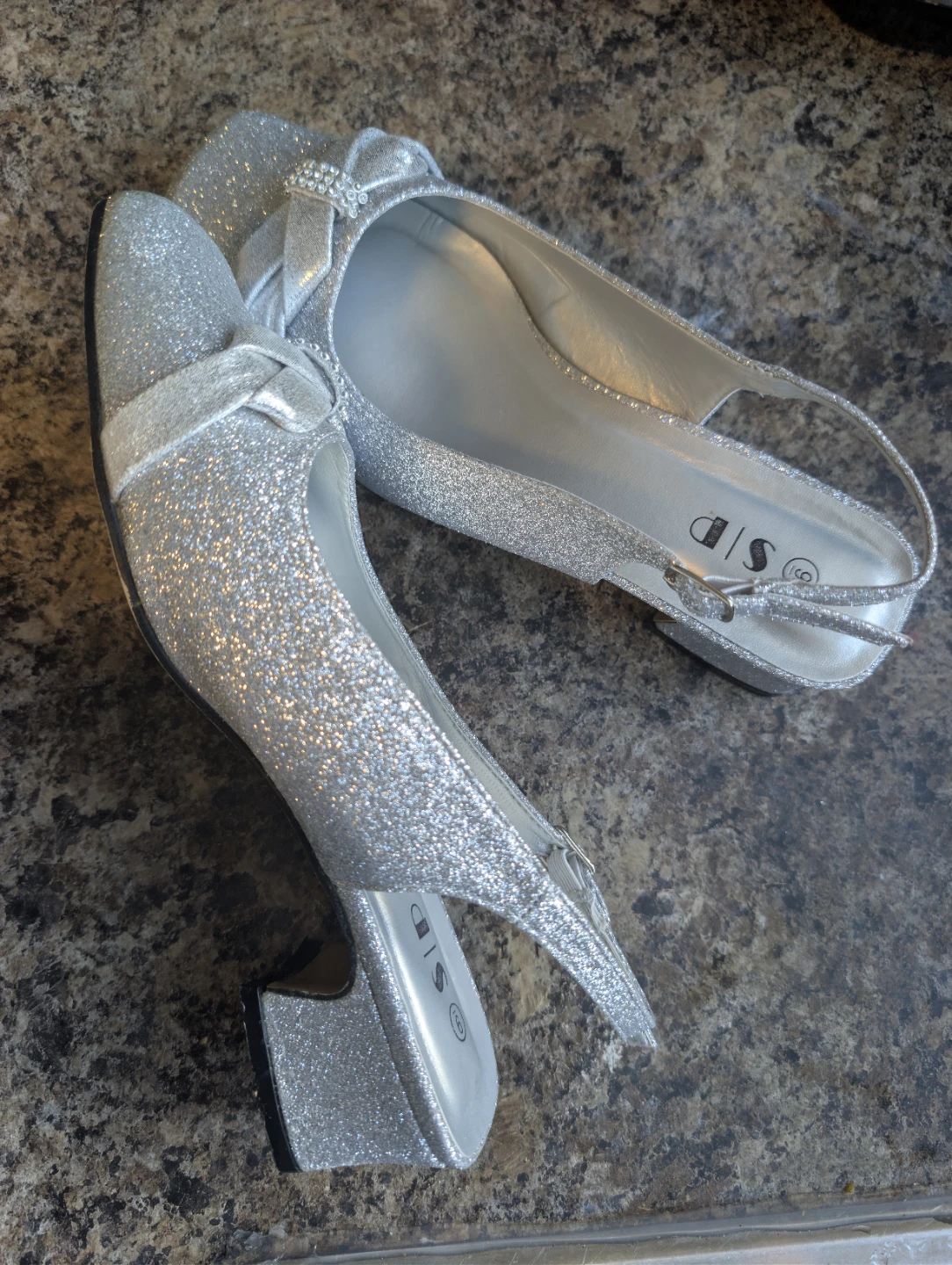Women's sparkly silver shoes - photo 2