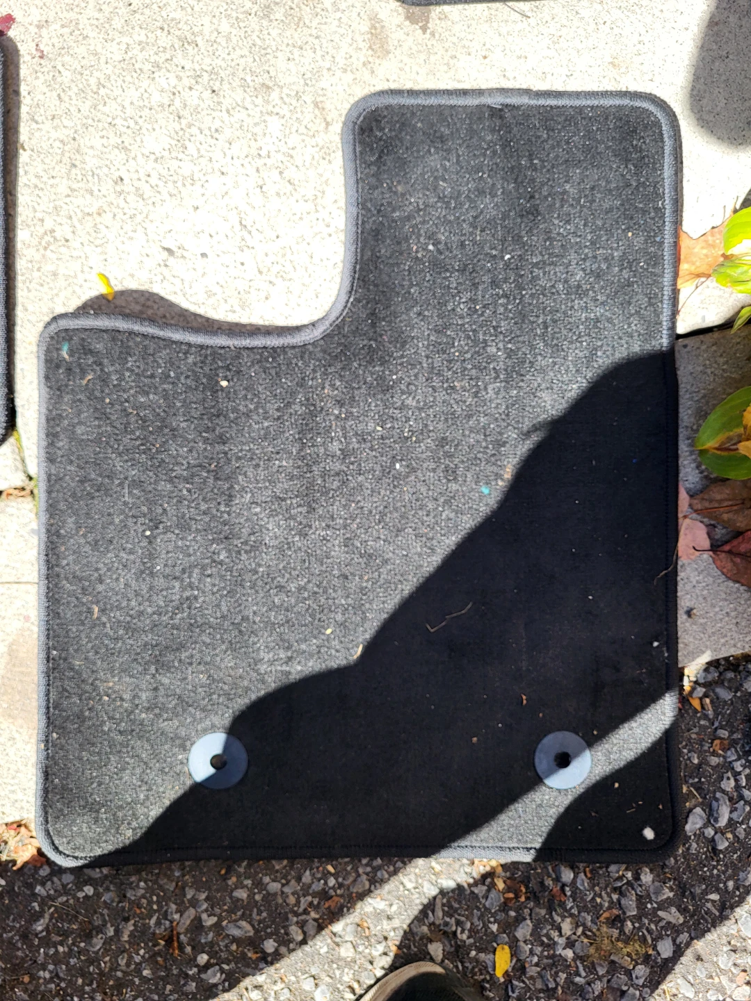 Set of 4 black carpet car floor mats for Ford Edge - photo 2