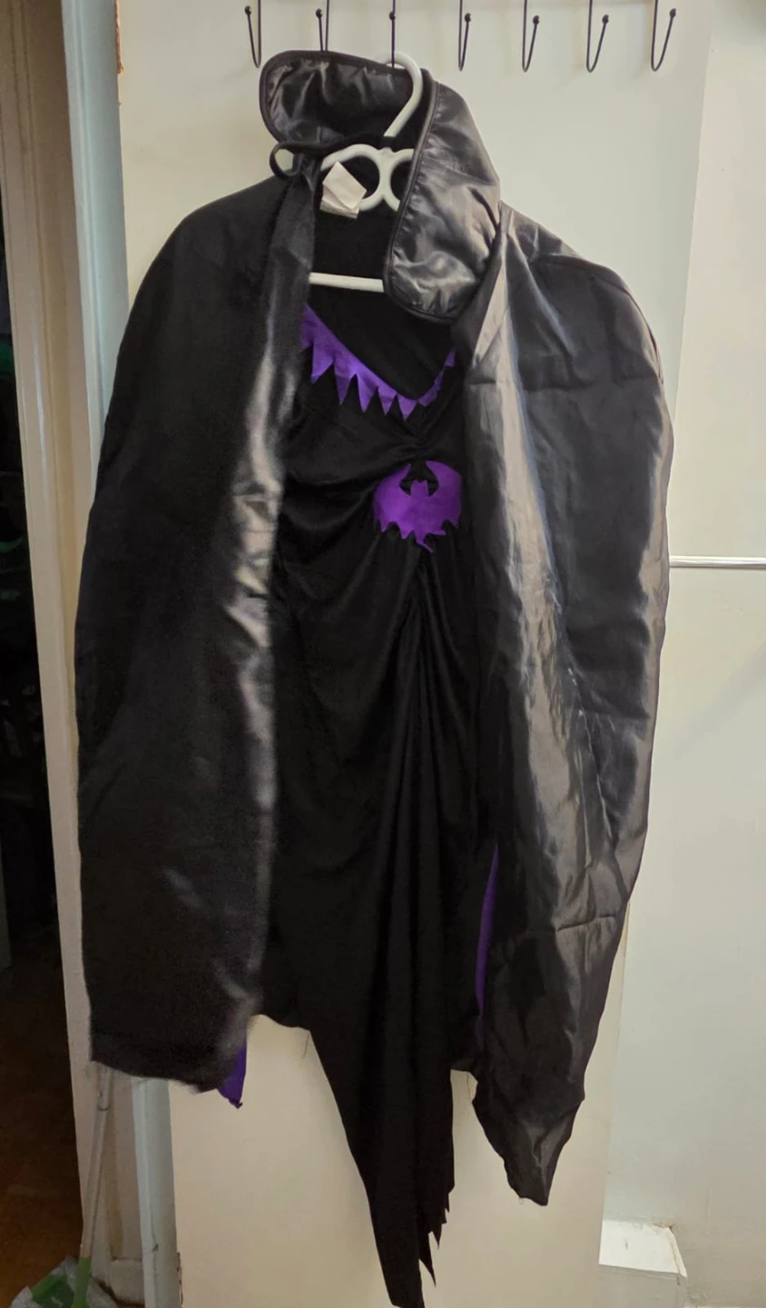 Vampire Costume with Cape - photo 3