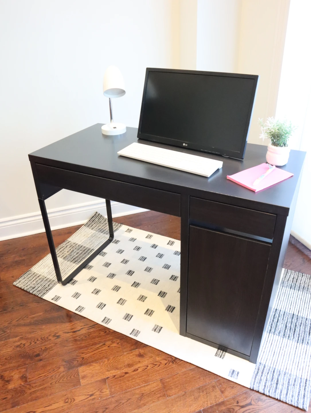 Ikea "Micke"  desk - photo 2