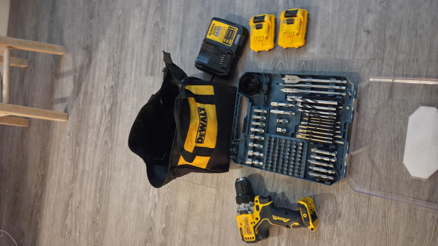 DeWalt Drill Set with Anvil 117-Piece Bit Kit