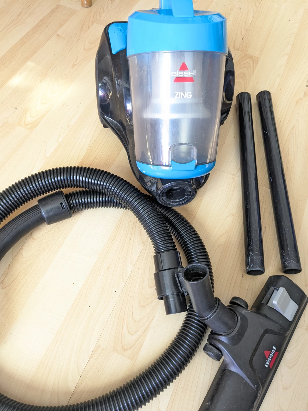 Bissell ZING Bagless Compact Vacuum Cleaner - photo 2