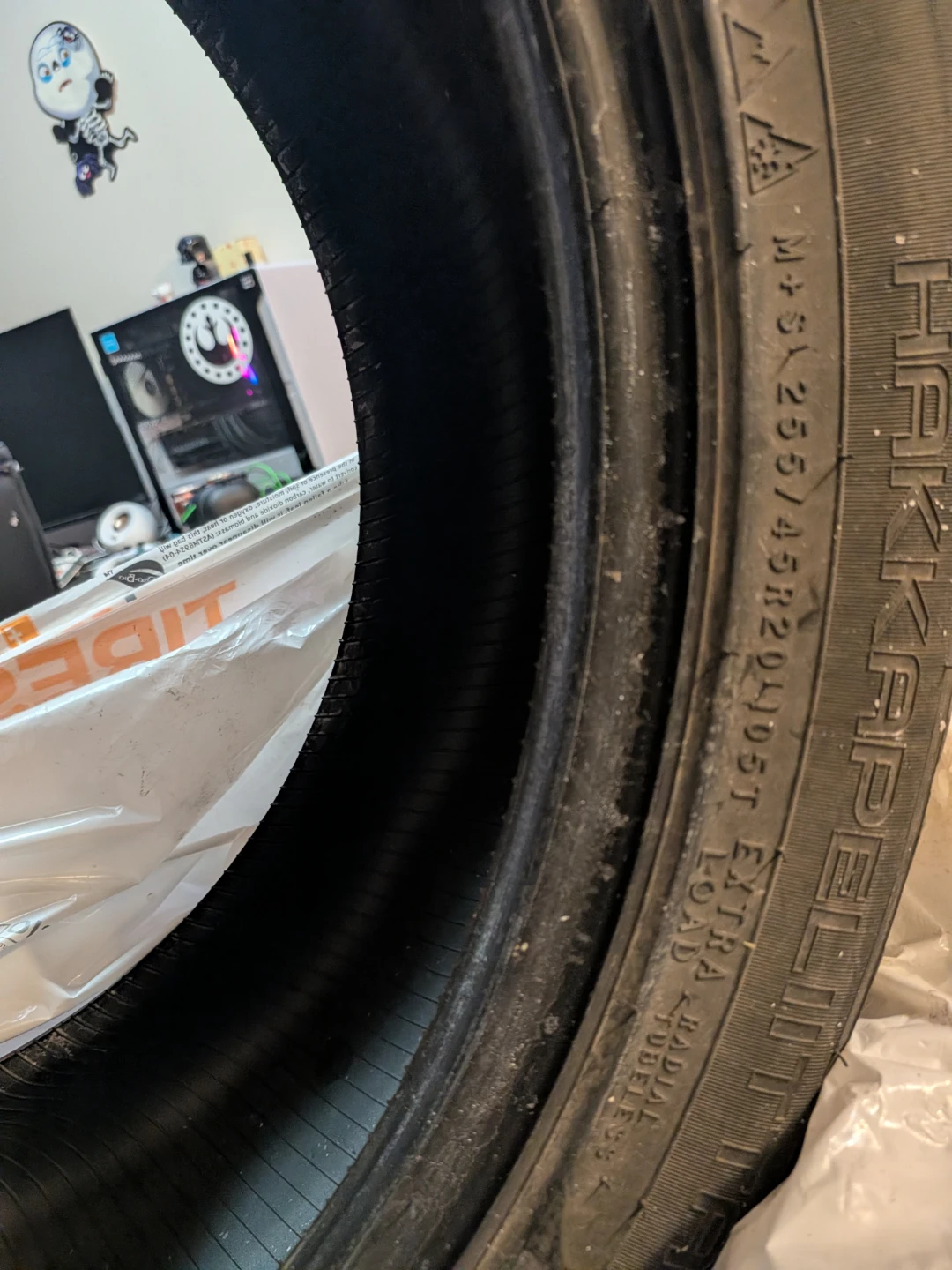 4 Nokian Hakkapeliitta Winter Tires 255/45R20 - photo 3