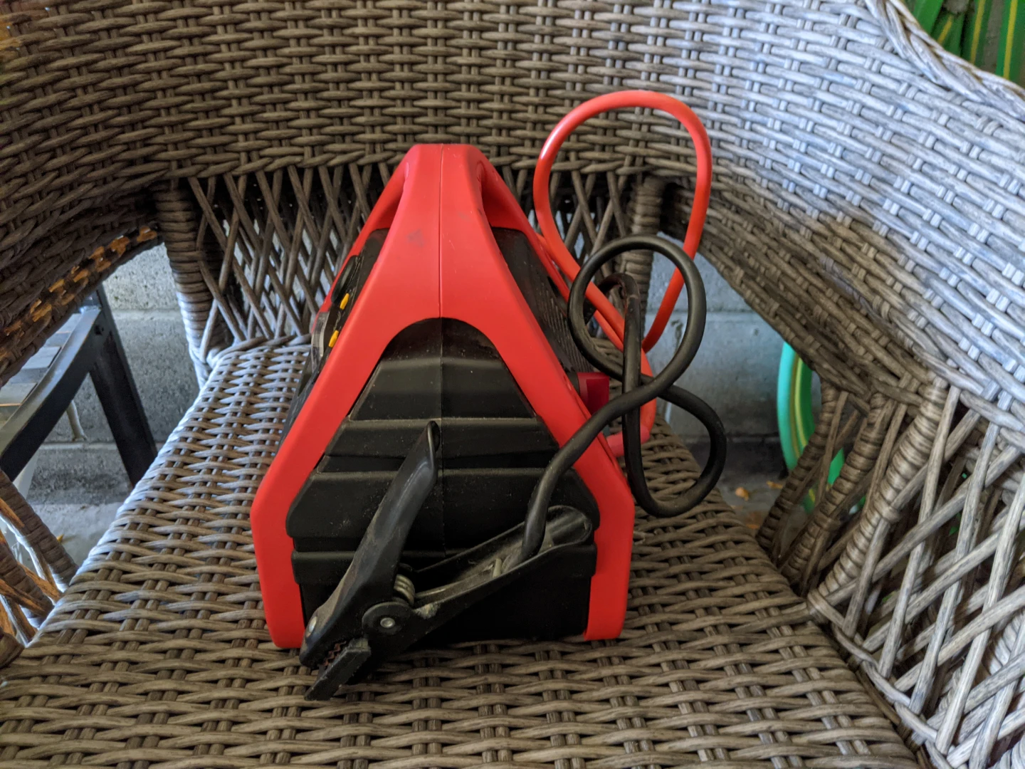 MotoMaster 1200 Battery Booster Pack - photo 4
