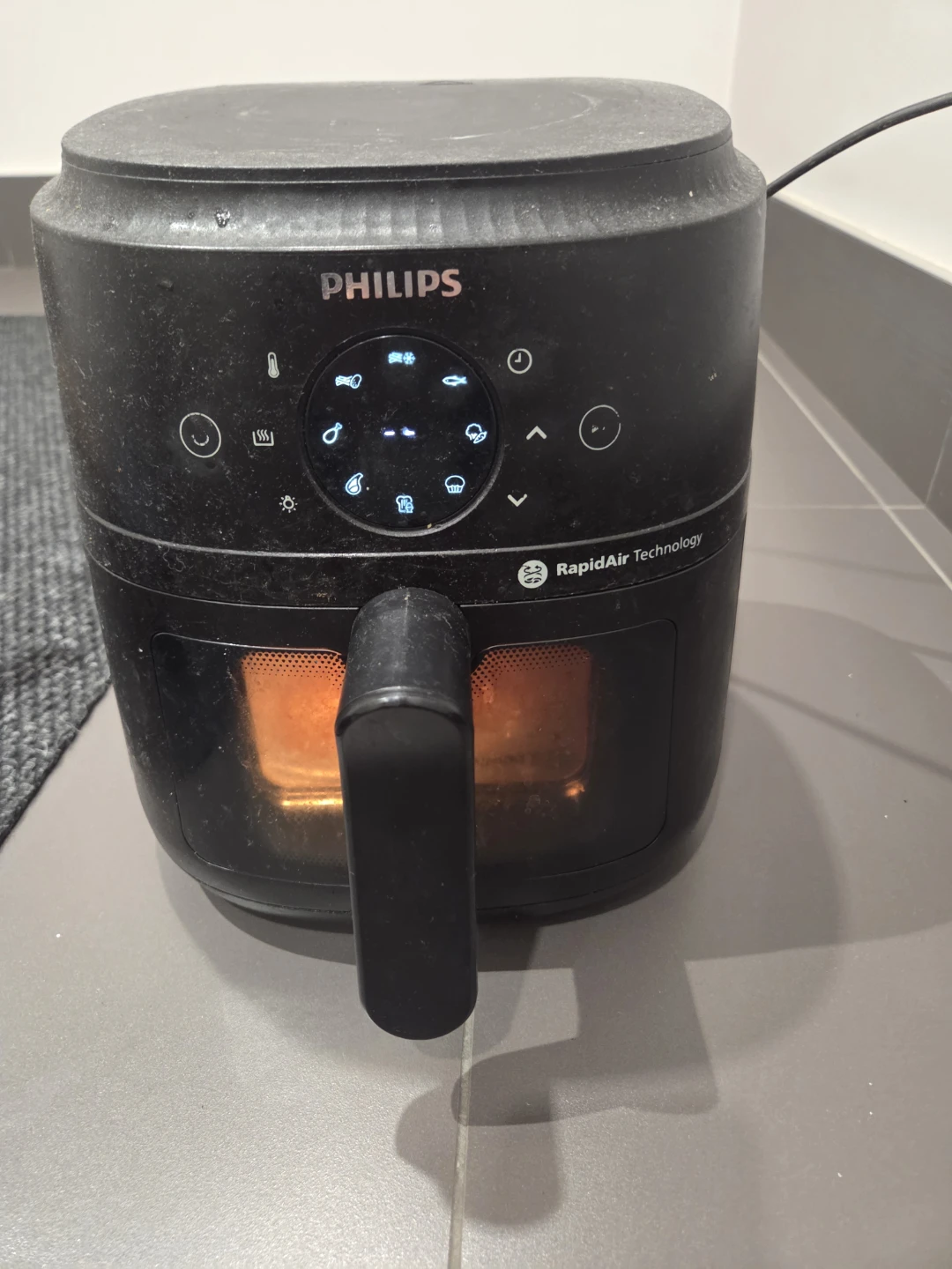 Philips RapidAir Air Fryer - photo 2