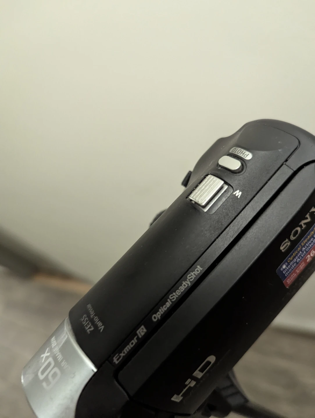 Sony HDR-CX405 Handycam with Tripod - photo 2