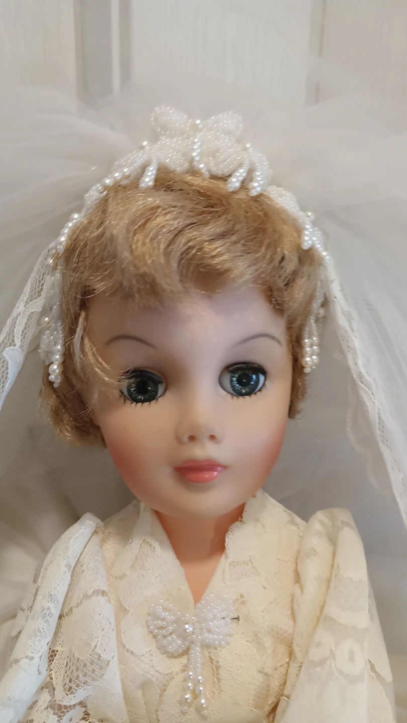Vintage 1950- 60s, 20" Wedding Doll with blinking eyes - photo 4