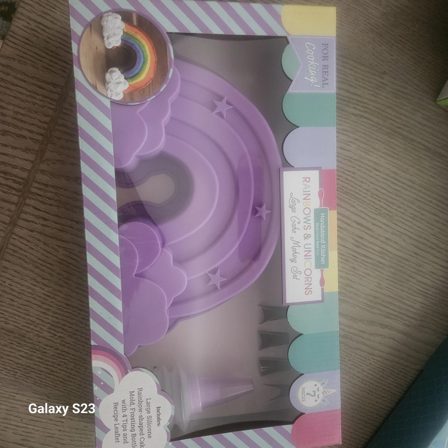 Handstand Kitchen Rainbows & Unicorns Cake Making Set