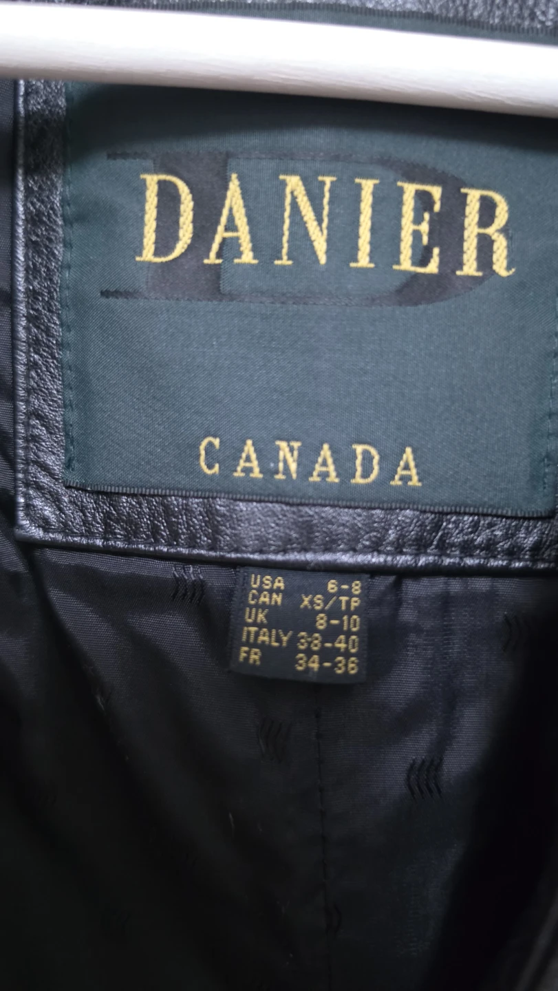 Danier Black Leather Jacket - photo 4