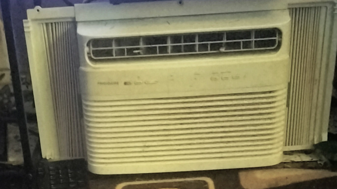 Air conditioner w remote