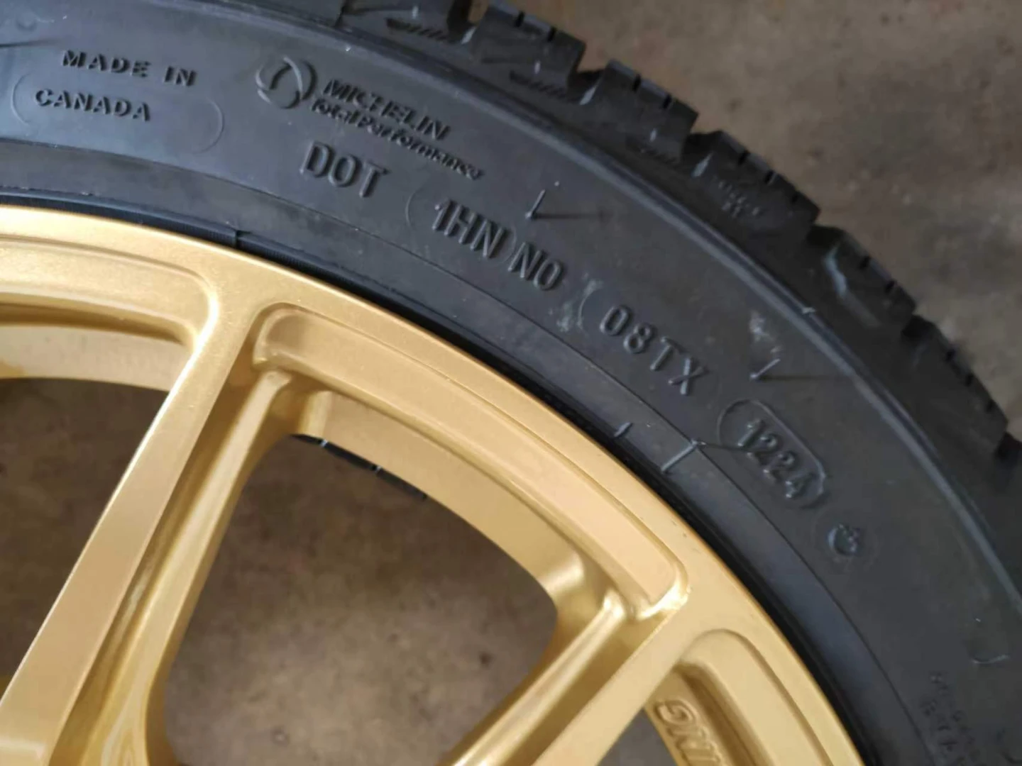 MINT 17" Michelin X-Ice Winter & Gold Fast Wheels Under 1000km - photo 3