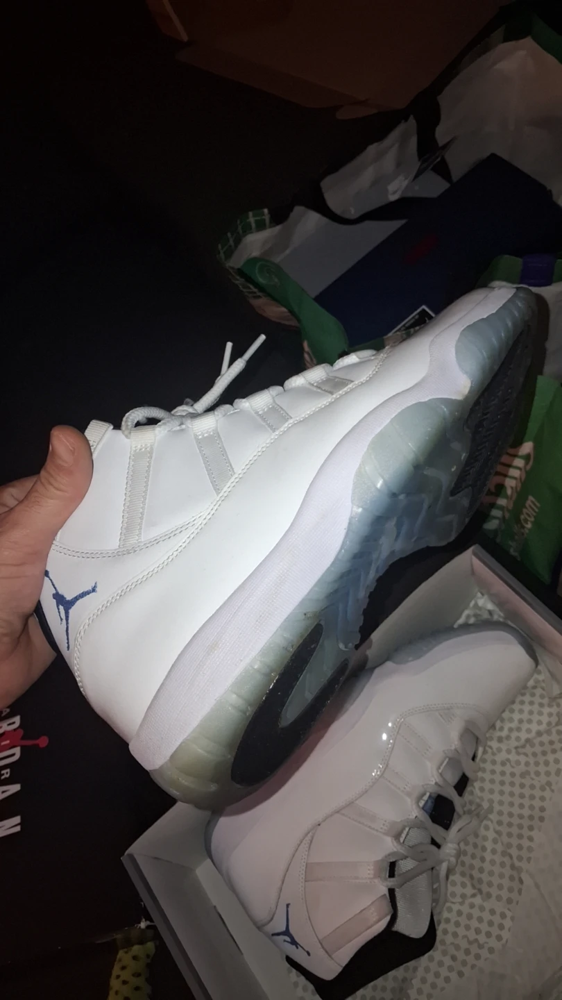 Jordan 11 Retro Legend Blue White - photo 2