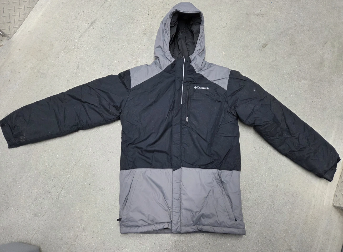 Columbia Hooded Puffer Jacket Black/Gray